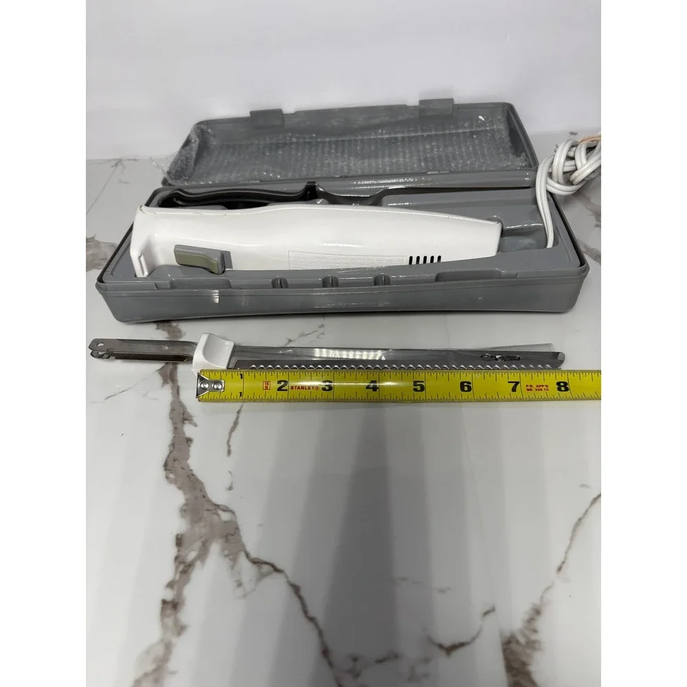 Hamilton Beach Carve n Set Electric Knife with Case‎ Stainless Blade Fork White
